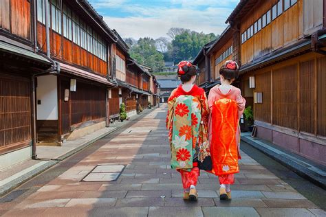 Where to See A Real Geisha in Kyoto, Japan • The Petite Wanderess