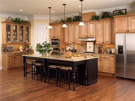 Like this kitchen | Maple kitchen cabinets, Custom kitchen cabinets, Kitchen flooring