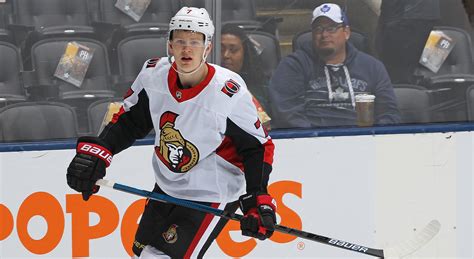 Senators' Brady Tkachuk gets into awesome floss dance battle with young fan