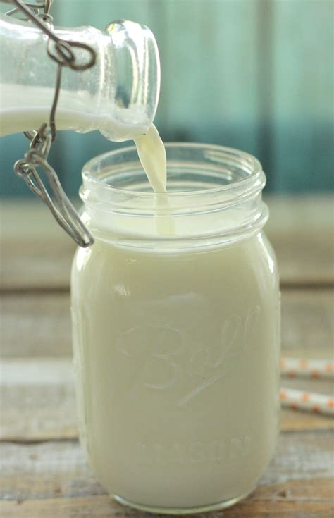 What's the Big Deal with Raw Milk? The Truth Behind the Phenomenon ...