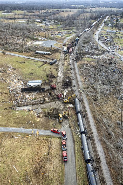 News Photos: Train derailed by tornado in Kentucky - Trains