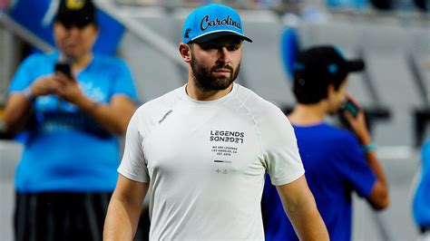 Baker Mayfield Gets Sassy With Panthers Fan Holding His Browns Jersey