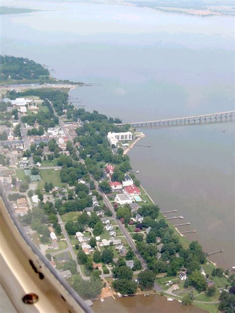 Tappahannock, VA : Aerial view of downtown Tappahannock, looking north ...