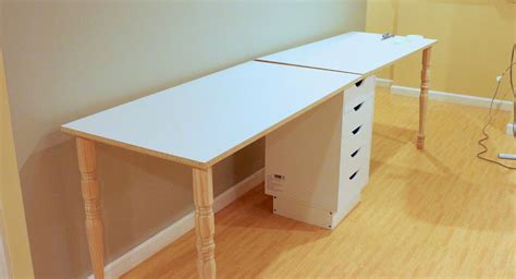 Zaaberry: DIY IKEA Knockoff Sewing Table