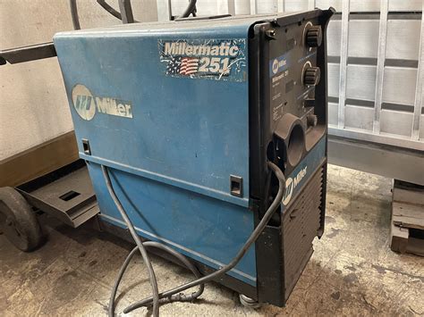 Miller Millermatic 251 Wire Welder for Sale in Pompano Beach, FL - OfferUp