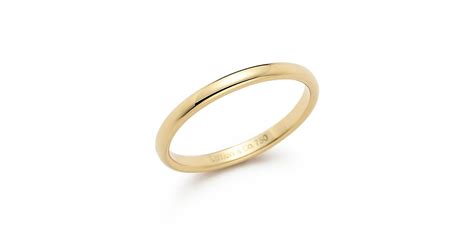 Tiffany Classic™ wedding band ring in 18k gold, 2 mm wide. | Luxury Jewellery, Gifts ...