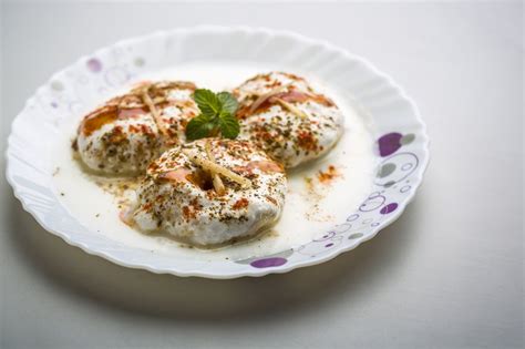 Dahi Vada Recipe, How to make Dahi Vada Recipe - Vaya.in