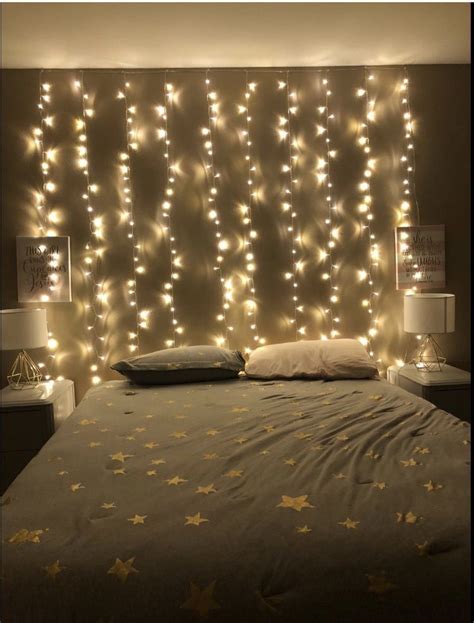 Pin by Suraya on room | Aesthetic rooms, Fairy lights bedroom, Aesthetic bedroom