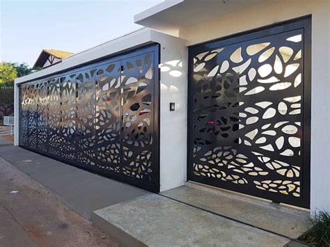 rejas portones chapas caladas 1558876813 | House gate design, Gate ...