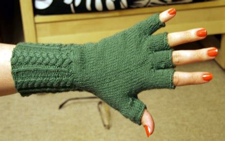 KNITTING PATTERNS FINGERLESS GLOVES « Free Patterns