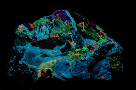 Gallery - The Fluorescent Mineral Society