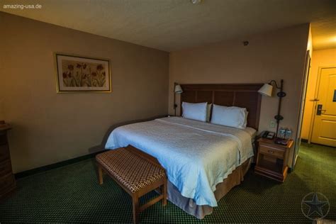 "King Room" Hotel Hampton Inn Hays (Hays) • HolidayCheck (Kansas | USA)