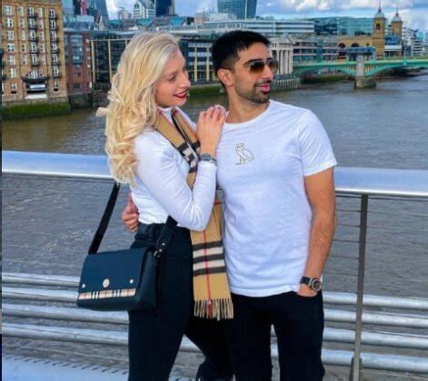 Vikkstar Net Worth 2024 - Girlfriend, Age, Earnings, Income