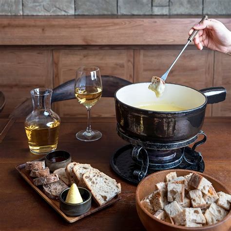 7 Restaurants to Enjoy Cheese Fondue in Singapore - Jiak