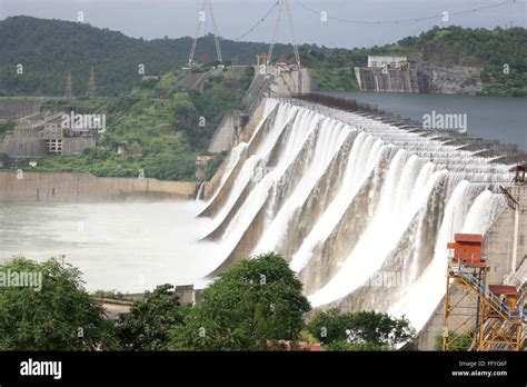 Narmada river dam in kevadia colony ; Gujarat ; India Stock Photo: 95877111 - Alamy