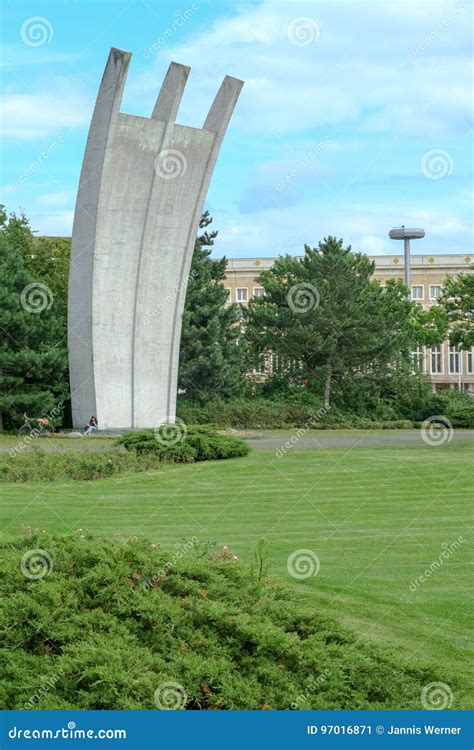 Luftbruckendenkmal Berlin editorial photo. Image of luftbruecke - 97016871