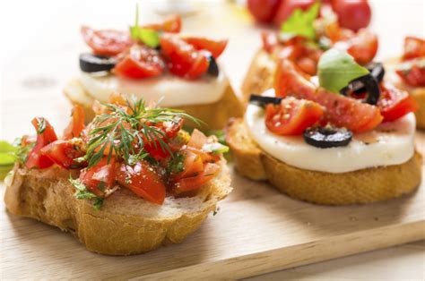 Tomato Crostini Recipe | Highland Farms