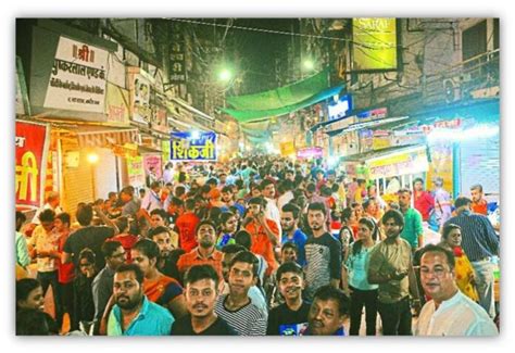 India’s Only Night Food Street “Sarafa Bazaar”-Indore | 'Monomousumi'