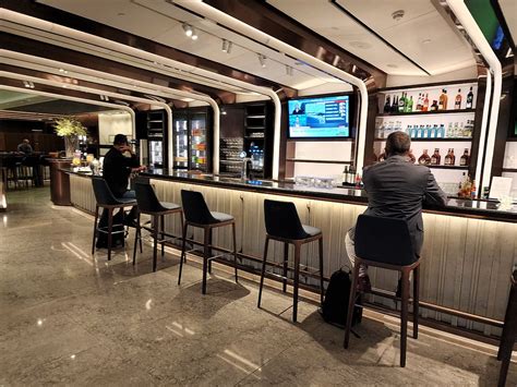 SIN: Singapore Airlines Business Class Lounge Singapore Changi Terminal 3 reviews | Loungeindex ...