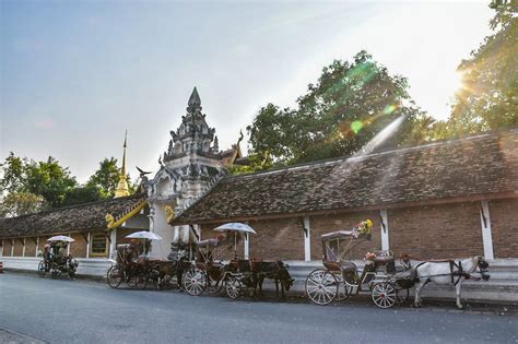 Lampang "Horse carriage city” - รุ่งเจริญทราเวล Rungcharoen Travel