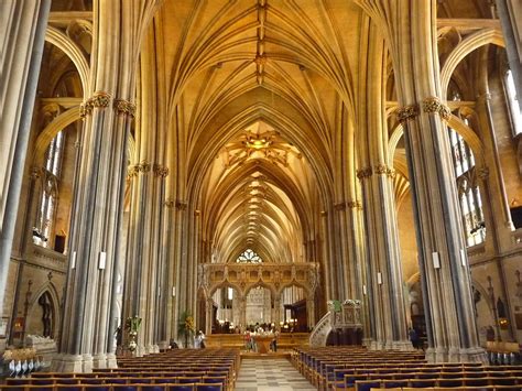 Bristol Cathedral interior, looking towards choir and altar ...