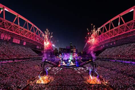 CenturyLink Field is THE spot to catch a concert if you happen to be in Seattle and the timing ...