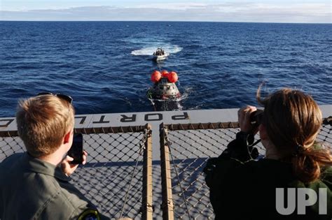 Photo: NASA Orion Capsule Returns After Orbiting the Moon - CALP2022121185 - UPI.com