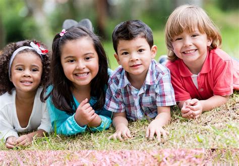 Cómo criar a un niño para que tenga un buen desarrollo social | Madres Hoy