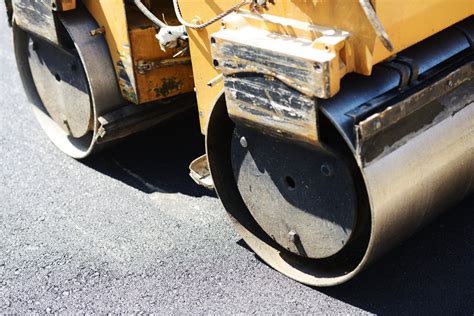 How the Asphalt Sealcoating Process Works - APS Chipsealing and Paving