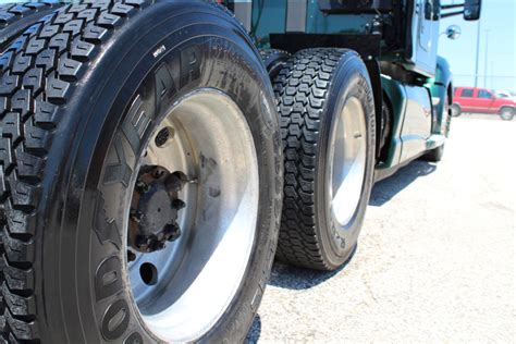 Best Semi Truck Tires for Durability and Performance | TAFS