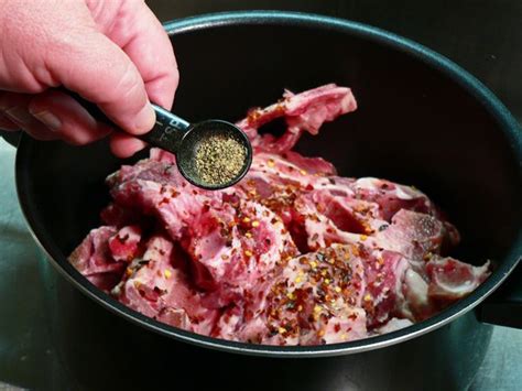 Pork Neck Bones with Gravy | Recipe | Pork neck bones recipe, Neck bone soup recipe, Cooking