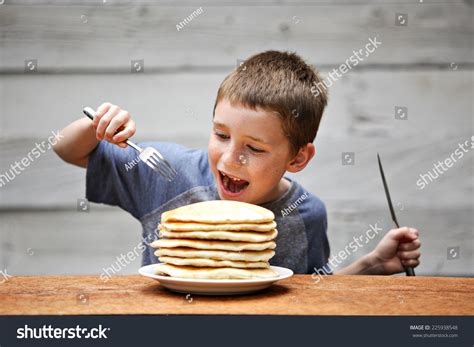 12,994 Pancakes kids Images, Stock Photos & Vectors | Shutterstock