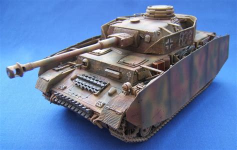 Dave's Tank Workshop : Panzer IV ausf H "823"