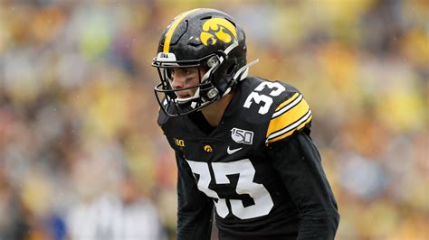 Iowa football: After surviving instant injury frustration, Riley Moss is back to help Hawkeyes