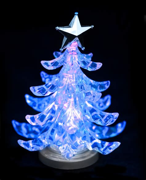 Photo of glowing tree | Free christmas images