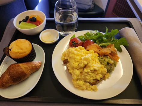 Cathay Pacific Business Class food review (menu & photos)