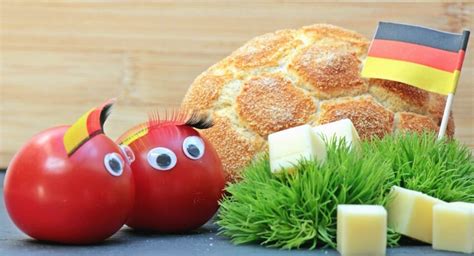 Free picture: tomatoe, flag, bread, cheese, plant, food, decoration