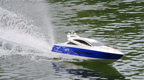 RC Princess Brushless V-Hull Boat - YouTube