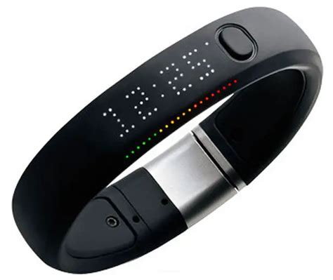 Nike+ FuelBand Fitness Track for Athletes at All Levels of Fitness - Tuvie