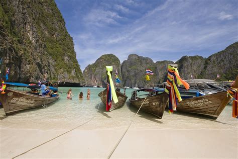 MAYA BAY 3 | Longtail boats docked on Maya Bay, Ko Phi Phi, … | Flickr