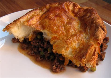 Minced Beef and Onion Pie | A Glug of Oil