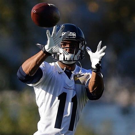 Percy Harvin back at practice for the #Seahawks | Nfl playoffs, Football helmets, Nfl news