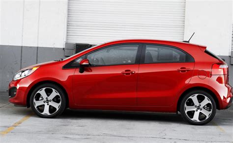 KIA Rio Hatchback Photos and Specs. Photo: KIA Rio Hatchback Specifications and 21 perfect ...