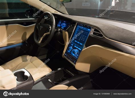 Tesla Model S interior – Stock Editorial Photo © bettorodrigues #131583948