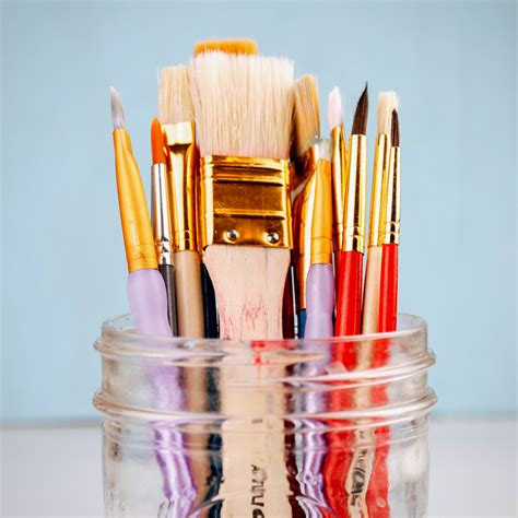 Paint Brushes 101: Types of Paint Brushes and Their Uses