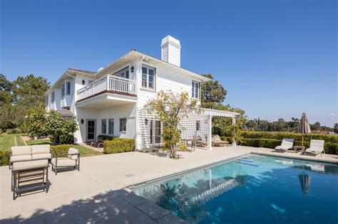 See Inside Jodie Foster's Beverly Hills Home - Jodie Foster House Photos