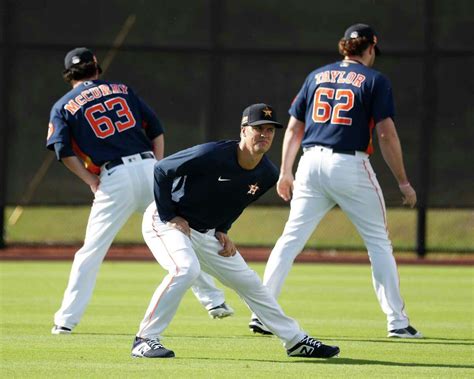 Astros' Zack Greinke to have delayed arrival to spring training