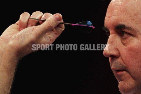 Phil Taylor grip | Phil, Darts, Taylor