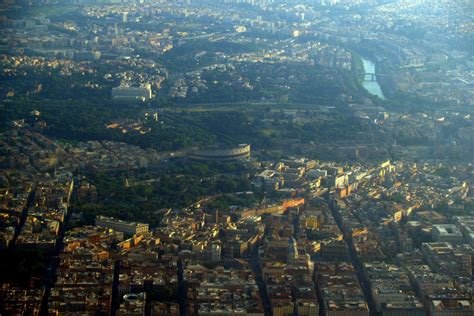 Colosseum of Rome Pictures, History & Facts