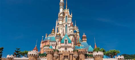 The Complete Guide To Visiting Disneyland In Hong Kong | CuddlyNest